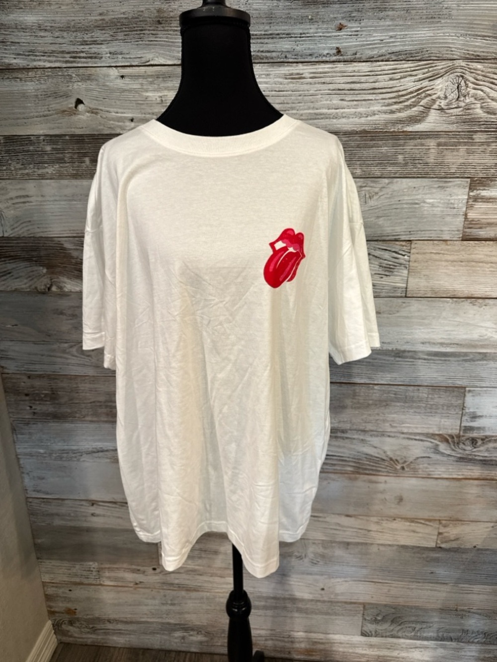 NWT H&M Rolling Stones White Tee with Red Lip Graphic